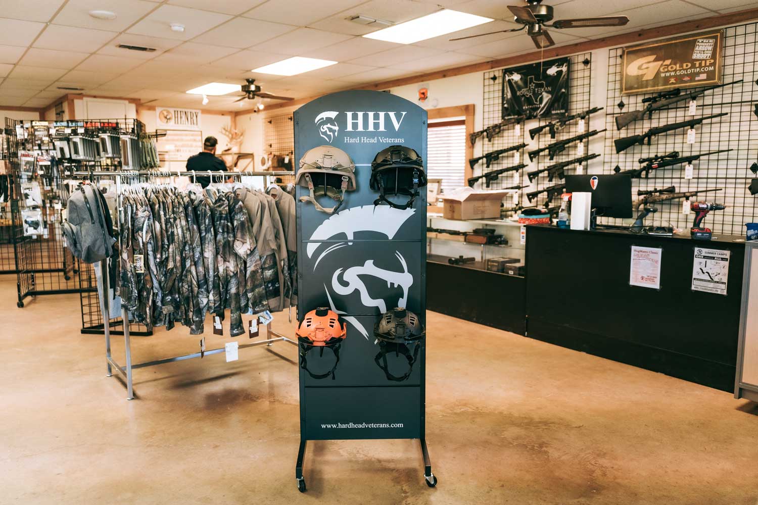 Large Dealer Display - Image 6