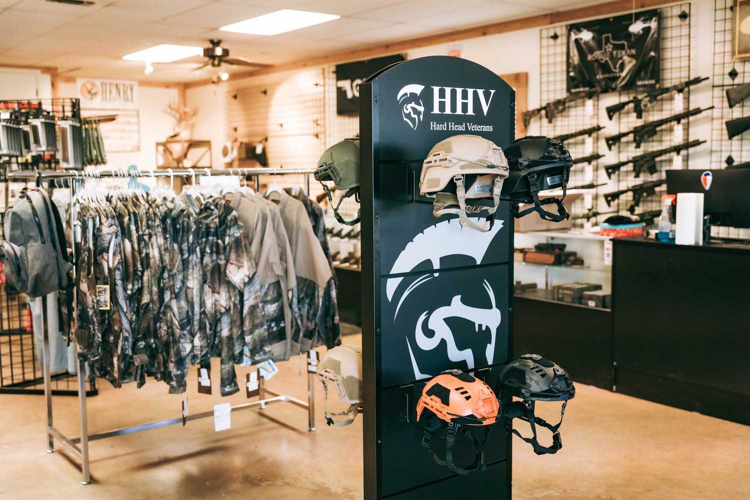 Large Dealer Display - Image 7